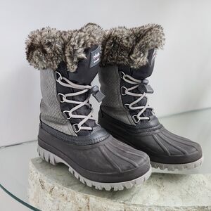 Women's Gray Winter Boots with Faux Fur by COUGAR.  Size 6 , EUC